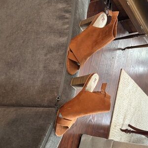 Women's Tan Suede Heeled Sandals